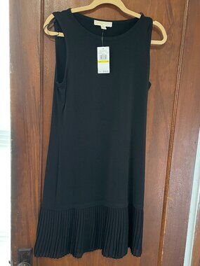 NWT Michael Michael Kors Medium Black Sleeveless Stretch Dress w/ Accordion Hem